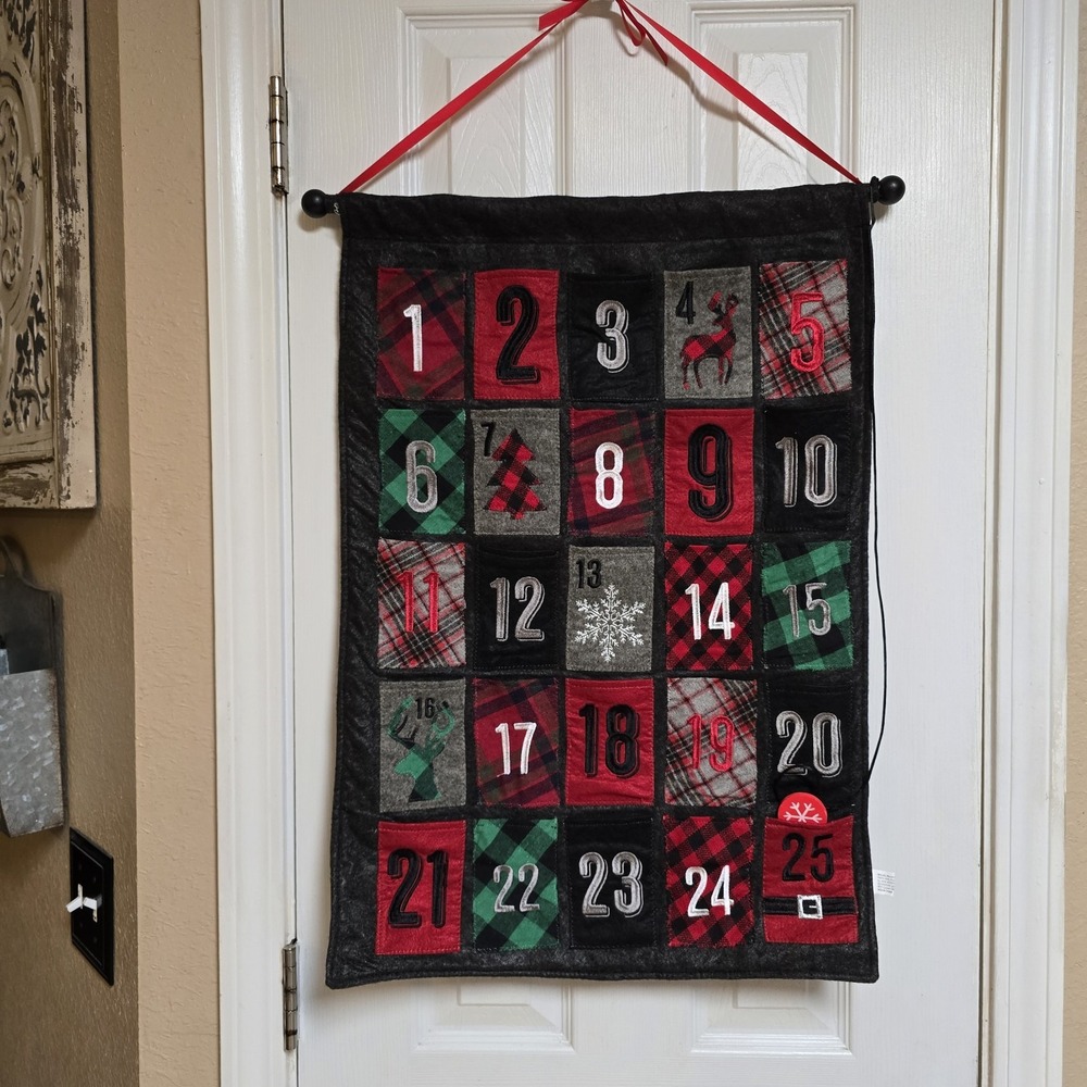Makers Holiday Wall Hanger 25 Days Christmas Countdown Calendar Fun‎ Holiday